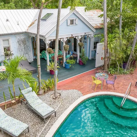Boat House By Avantstay Character Cottage Central Location W Shared Pool Month Long Stays